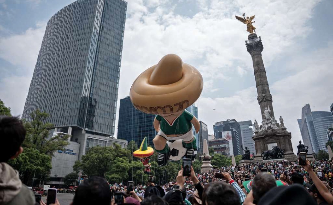 Desfile Mundialista llena Paseo de la Reforma
