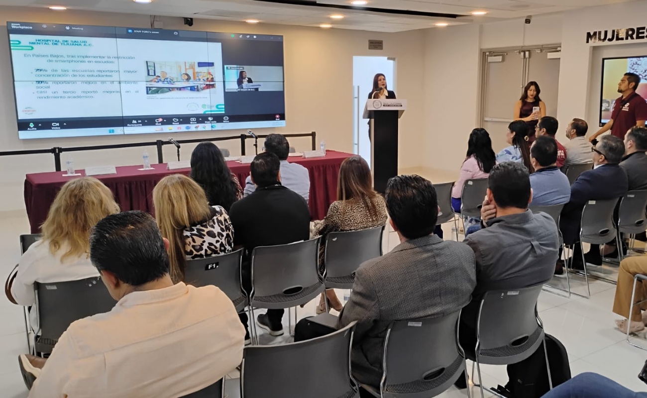 Realiza Congreso foro sobre uso de dispositivos digitales en Centros Escolares