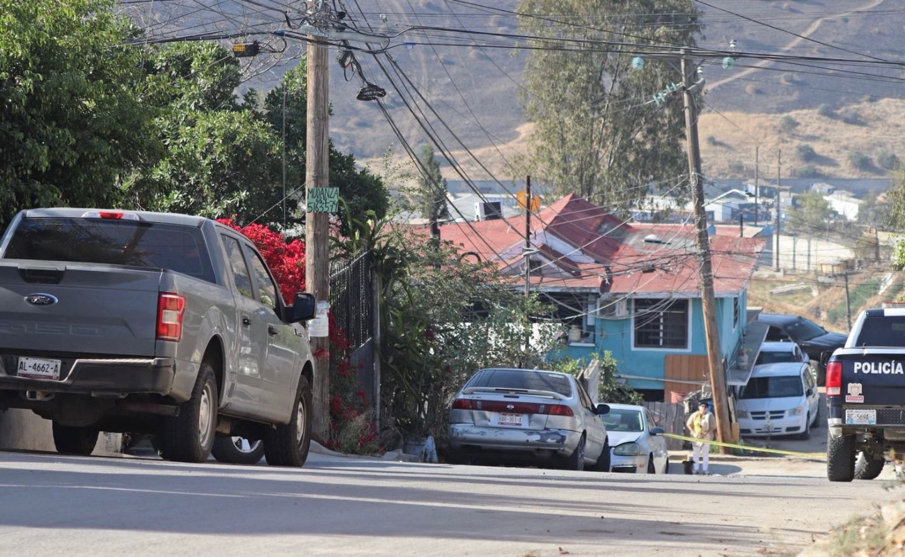 Abandonan cuerpo de hombre envuelto en la colonia Tres de Octubre