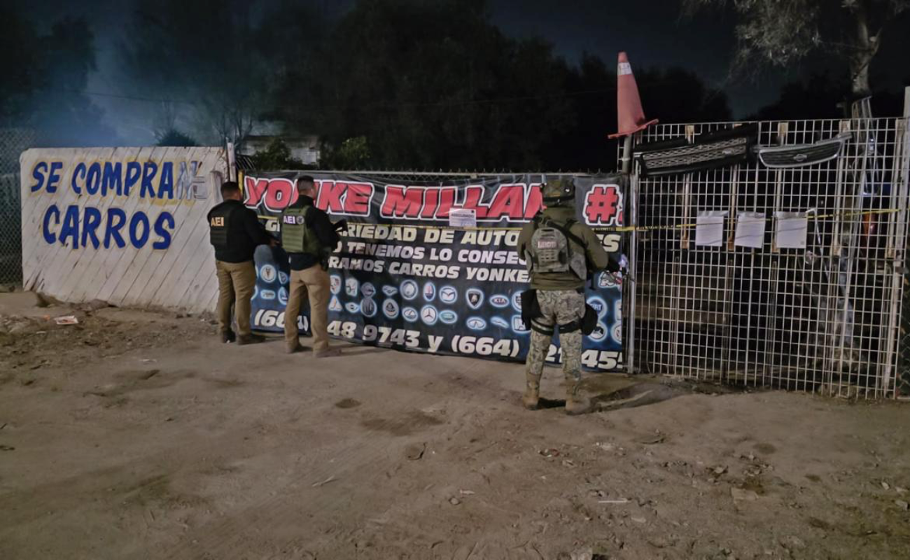 Dos vehículos asegurado tenían reporte de robo reciente.