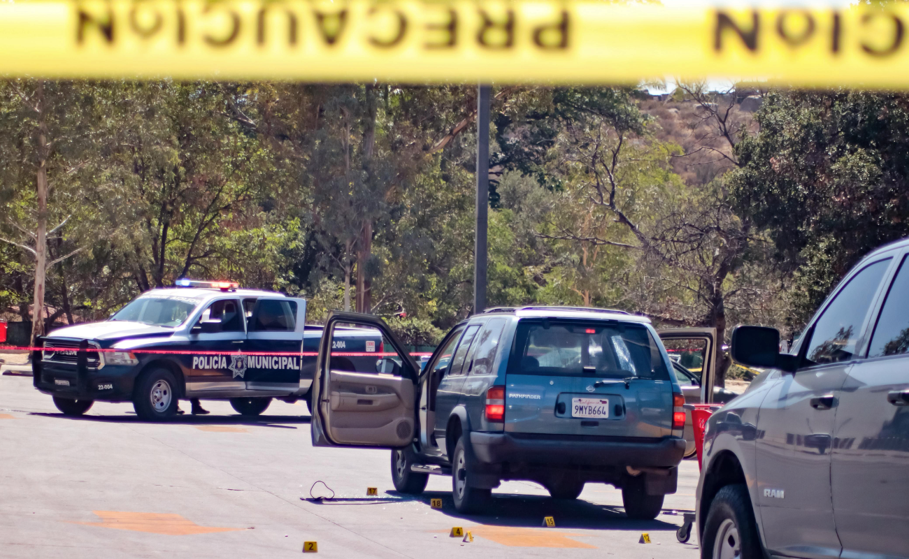 Asesinan a hombre en estacionamiento de Calimax en Tecate