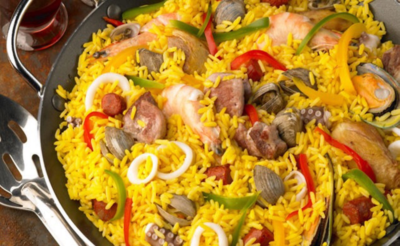 Se estima que más de 500 personas asistan a degustar ricas paellas al Pueblo Mágico de Tecate.
