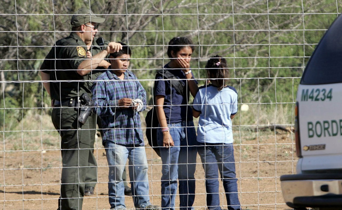 Inmigrantes indocumentados menores de edad, no tienen derecho a tener abogado pagados por el gobierno en una audiencia de deportación.