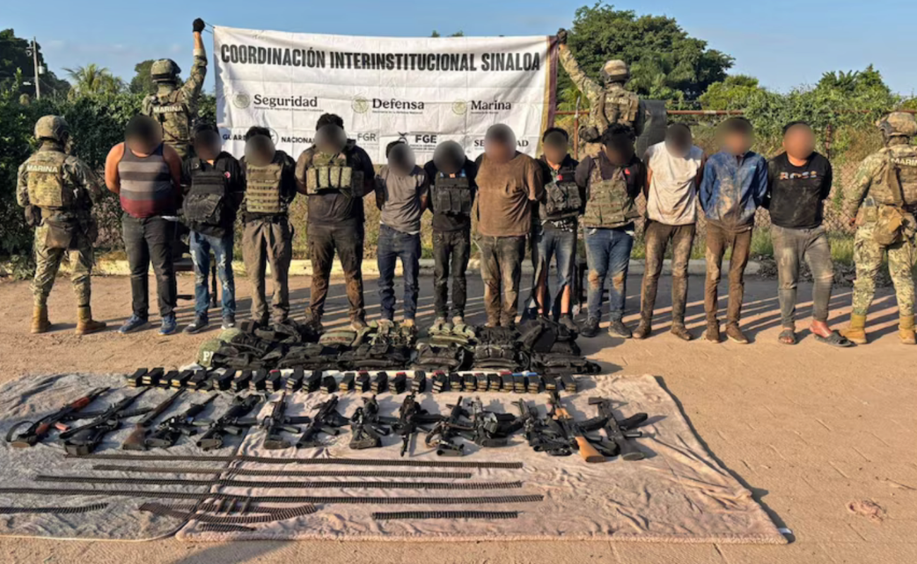 Capturan a 13 sicarios de Los Mayos tras enfrentamiento con marinos en Navolato