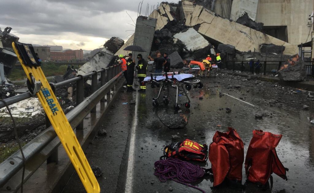La cifra de muertos por la caída del puente de Morandi en Italia se elevó a 39, cuerpos de rescate siguen buscando sobrevivientes.