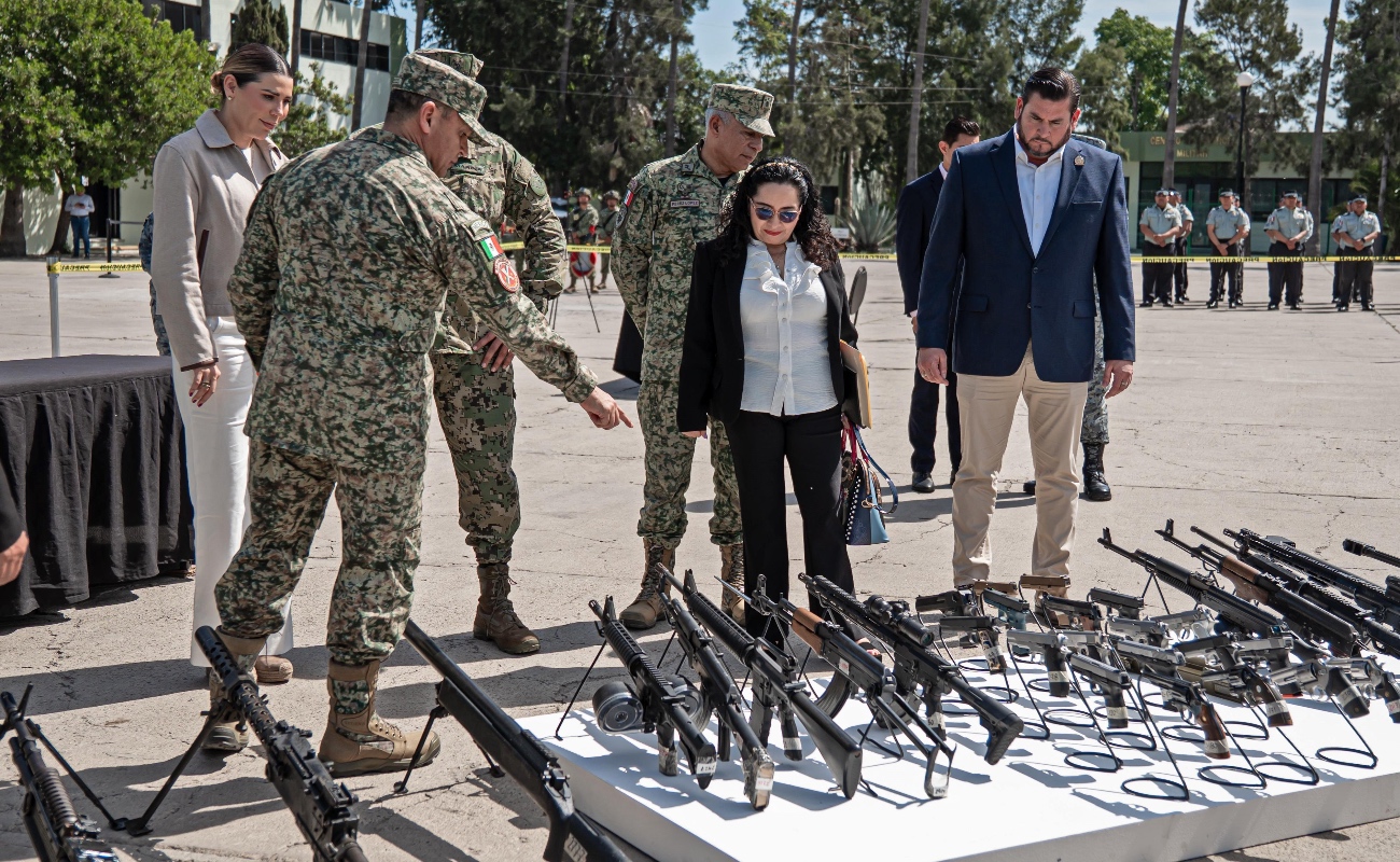 Asiste Ismael Burgueño a ceremonia de destrucción de armas de fuego en el Cuartel Morelos