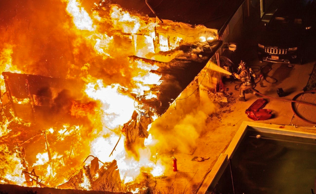 Atiende Bomberos incendio de vivienda en Linda Vista