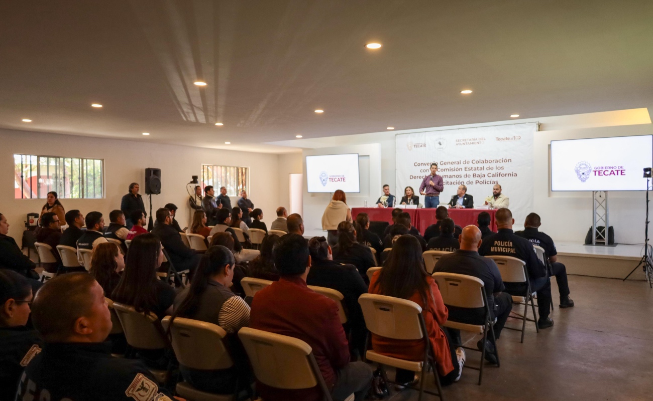 Con el objetivo de fortalecer la cultura de respeto, promoción y protección de los derechos humanos en el servicio público.