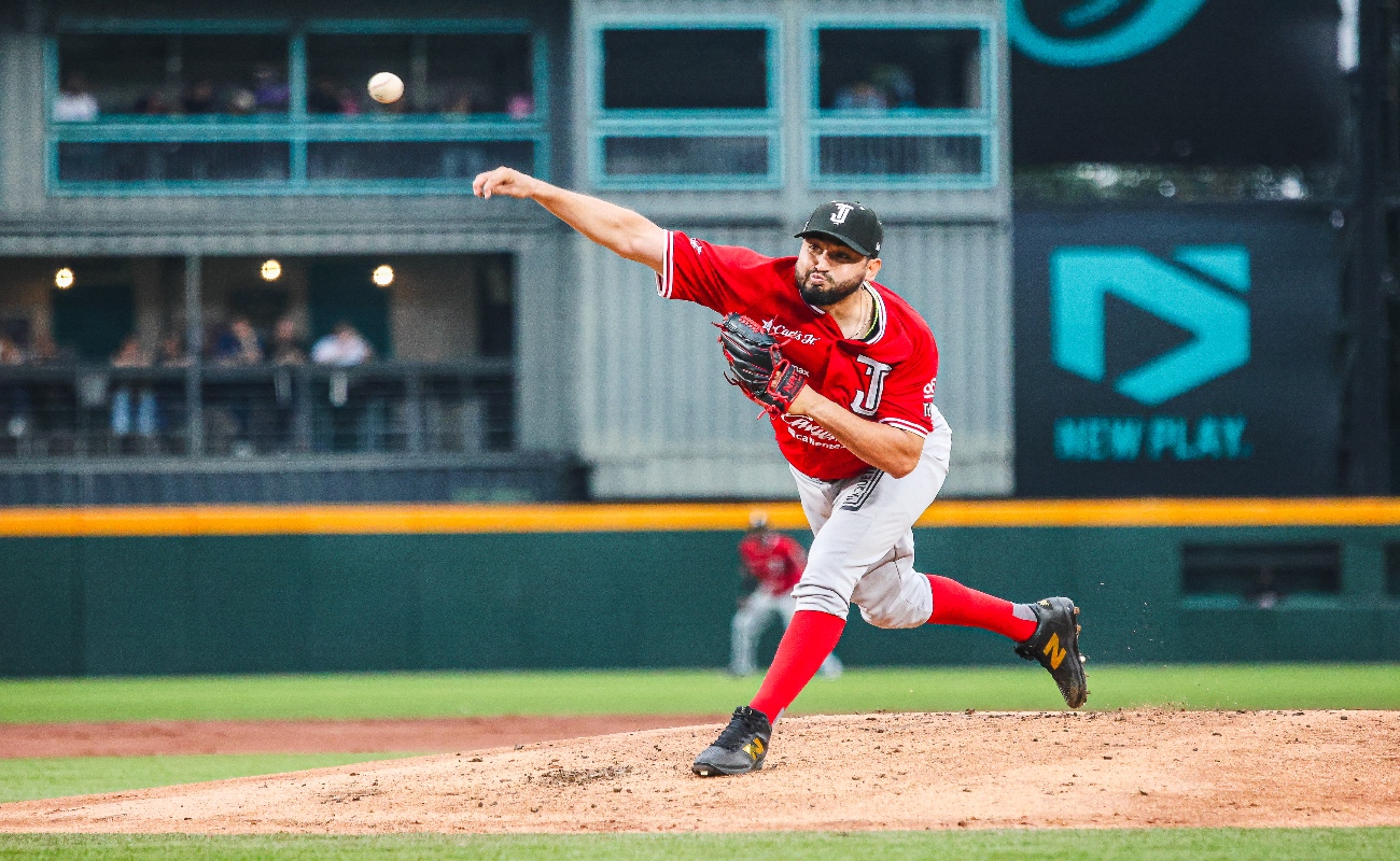 Toros gana con autoridad y asegura serie en Saltillo