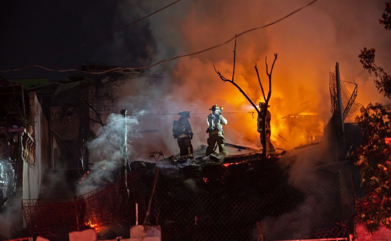 Incendio consume dos viviendas en la colonia Buenos Aires Norte