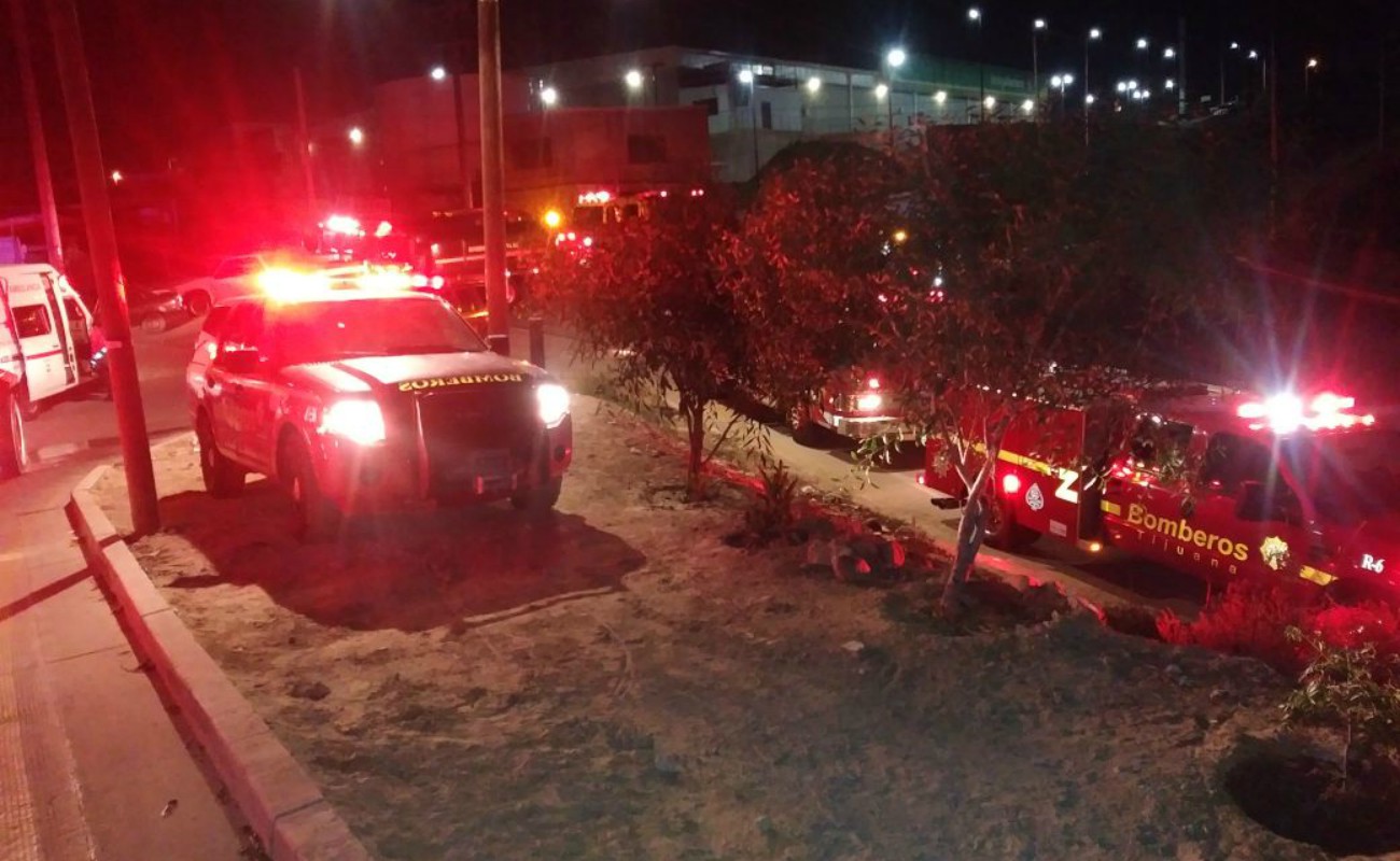 Personal de Bomberos y de la Policía Municipal auxiliaron en la evacuación de ancianos del Asilo El Refugio