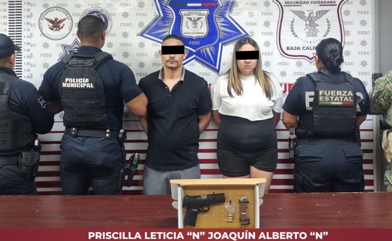Policías estatales detuvieron a Priscila Leticia y Joaquín Alberto en Mexicali tras una persecución.