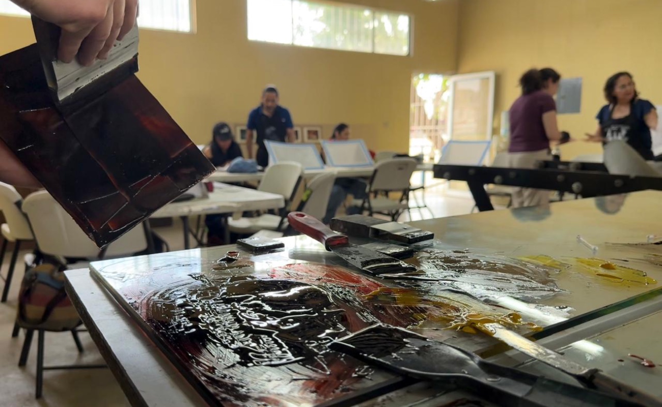 Con una trayectoria en gestión cultural y producción gráfica, Sergio E. Robles estará a cargo del curso de formación artística.