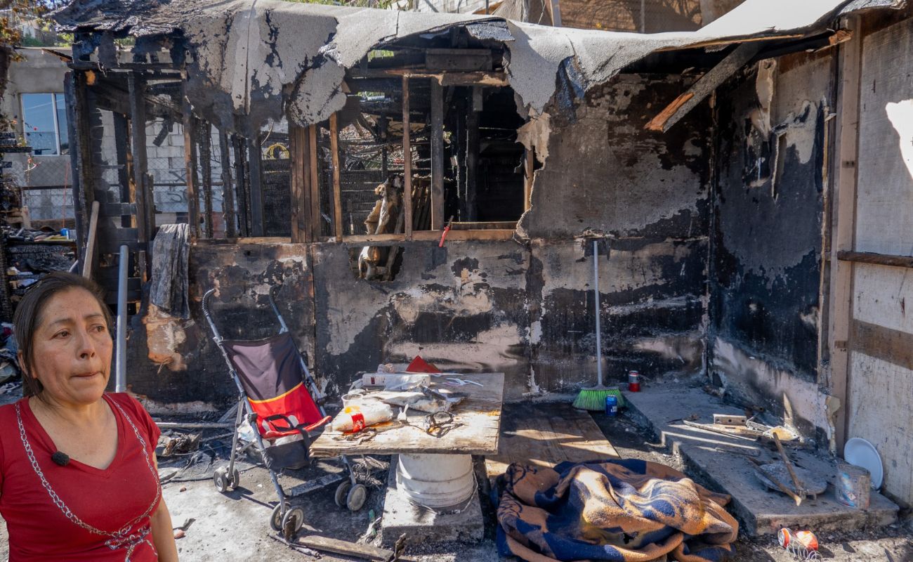 Lourdes Hernández, de 46 años, relató que el siniestro consumió por completo su casa ubicada sobre la calle Río Verde.