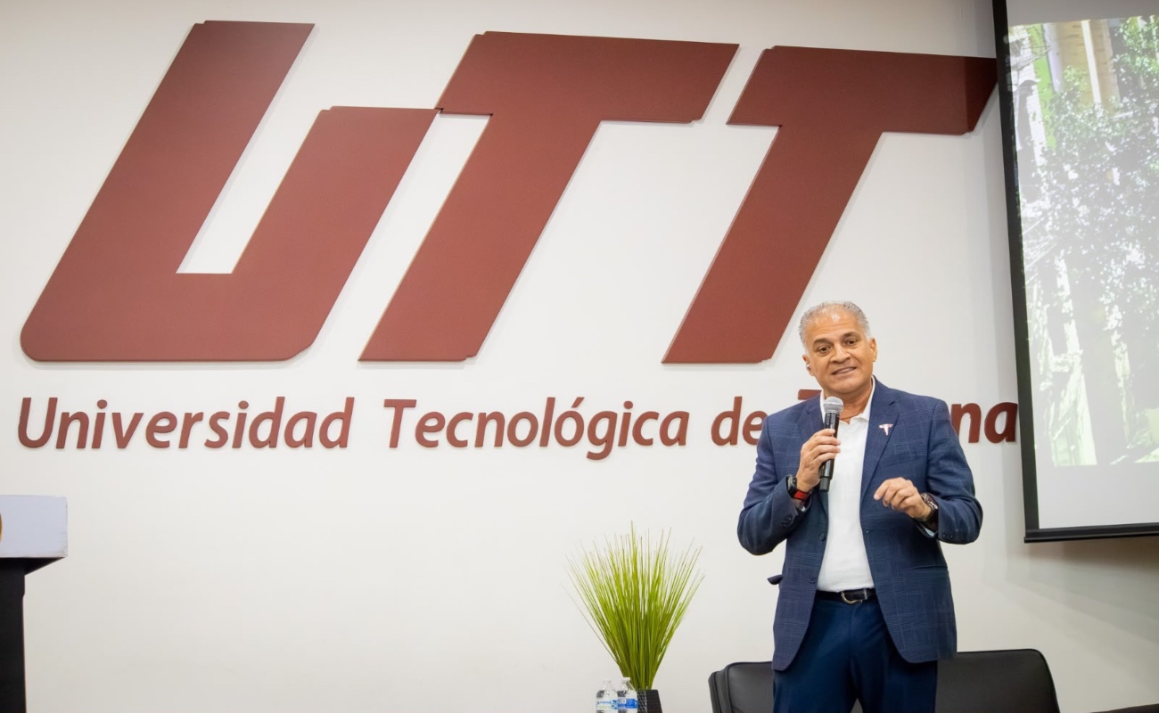 Imparte líder de proyectos de Tesla inspiradora conferencia a estudiantes de UTT