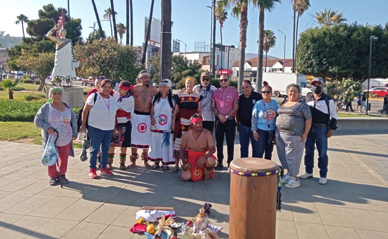 El gobierno de Ensenada reinstaló el monumento a Cuauhtémoc en la Plaza Cívica de la Patria, respondiendo a una petición ciudadana.