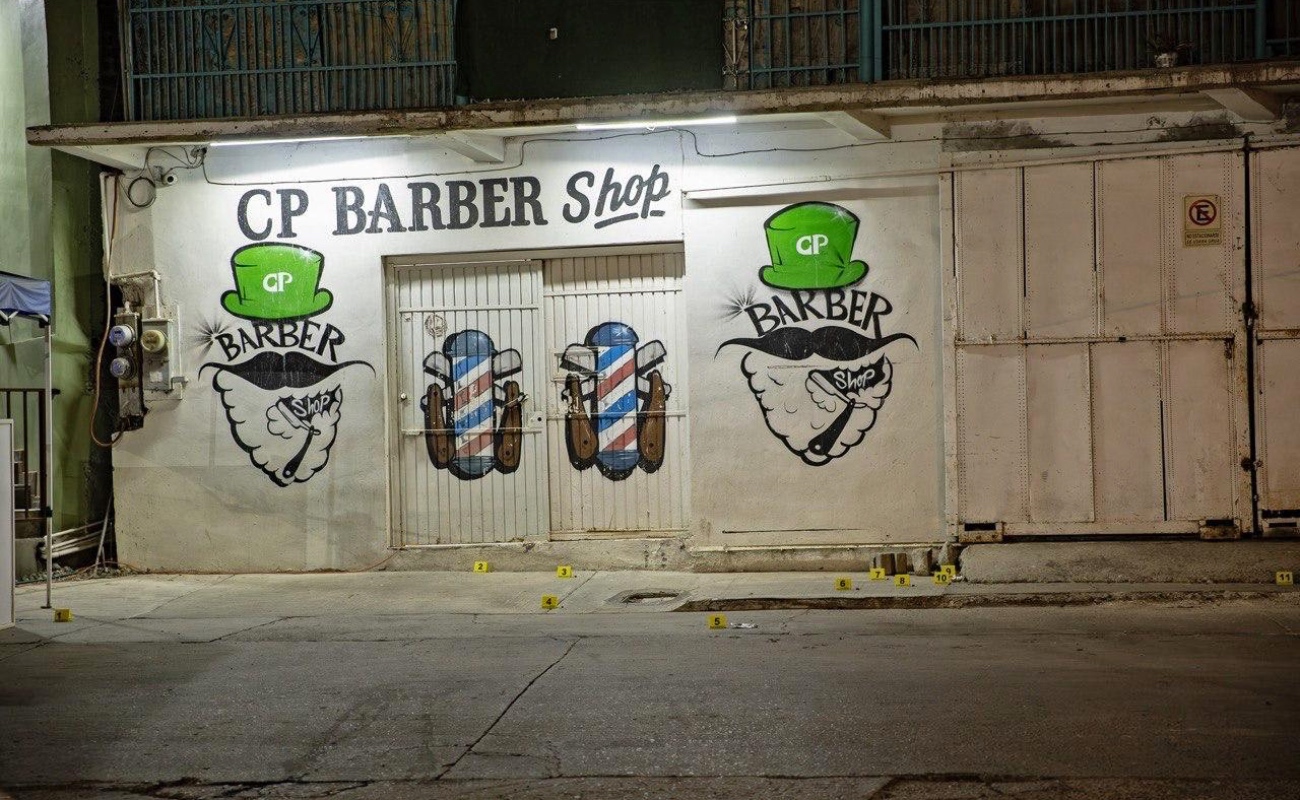 Balean a hombre de 27 años afuera de una barbería