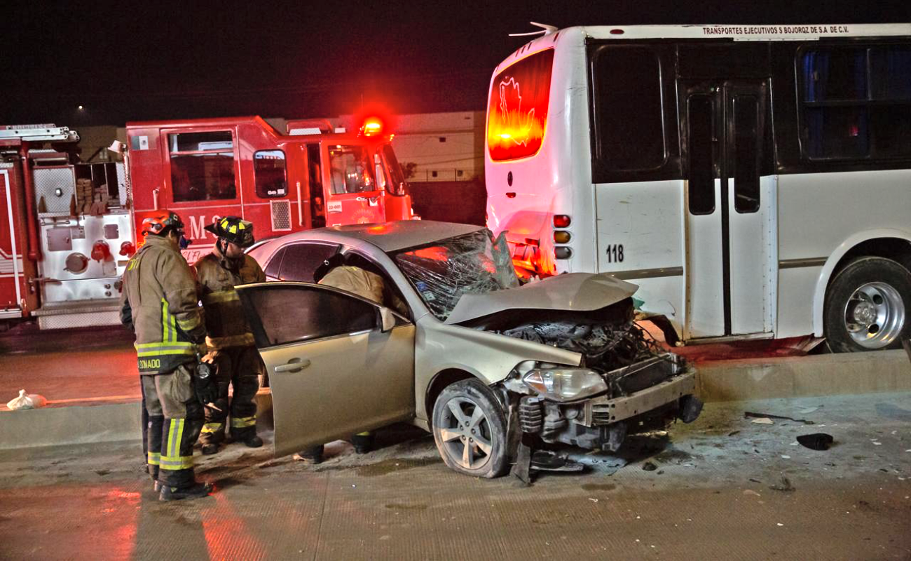 Una conductora sufrió fractura de pierna.