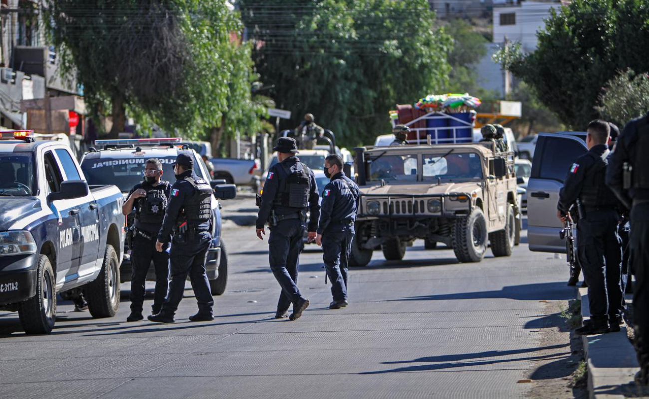 Dos mujeres y dos hombres fueron detenidos.