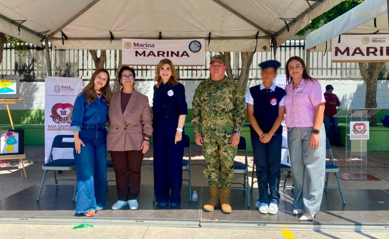 El acto cívico del programa "Actividades Cívicas por la Paz", marca un hito al ser el único DIF en el país en colaboración con la Secretaría de Marina.