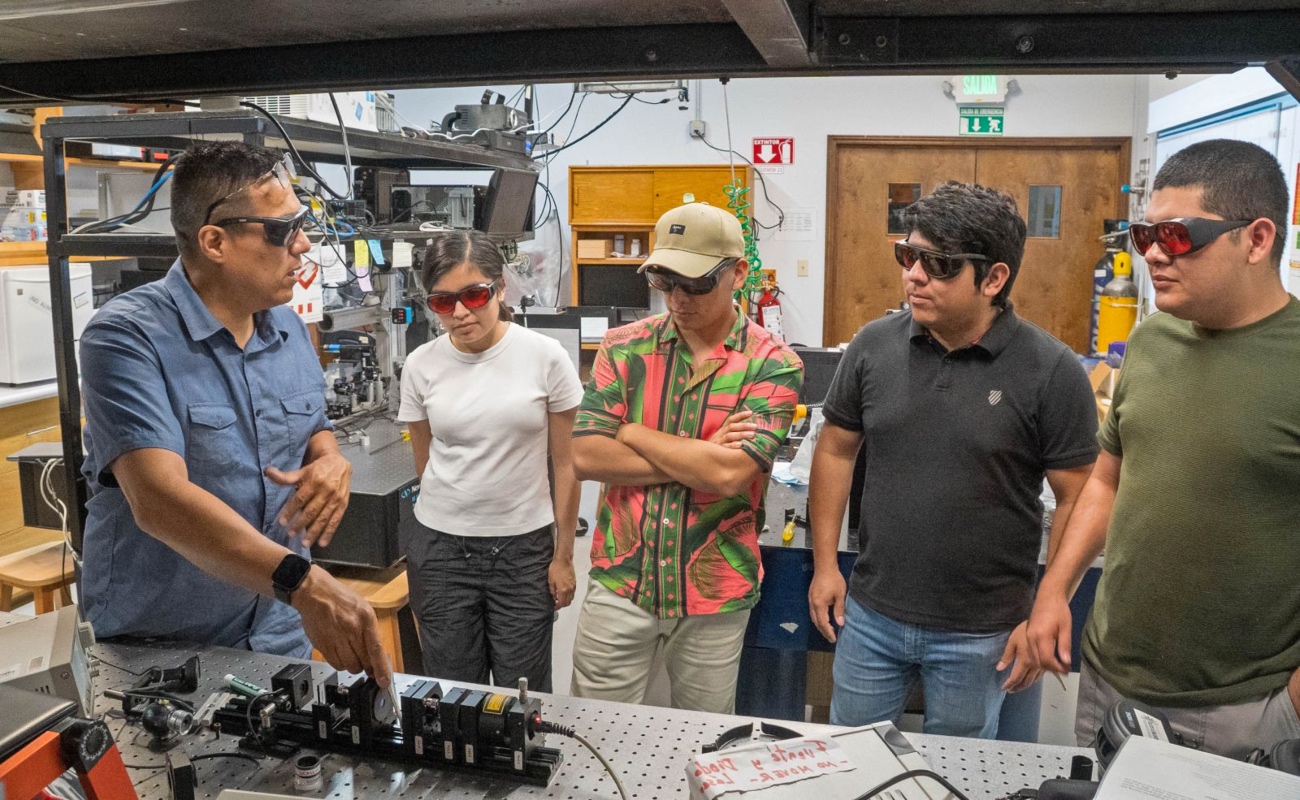 Desarrollan proyectos de investigación 17 estudiantes en Escuela de Verano en Óptica y Optoelectrónica del CICESE