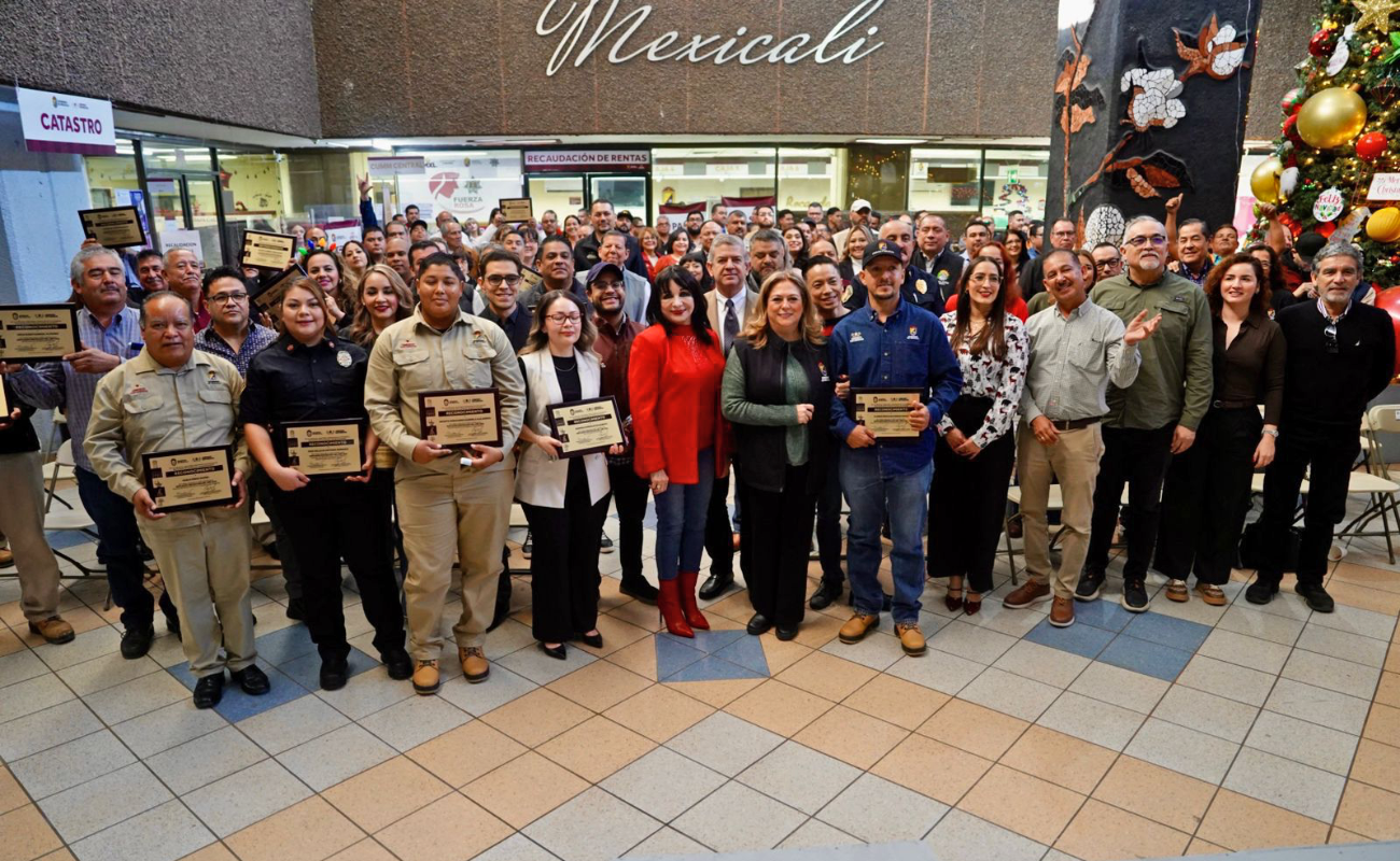 Premian desempeño de trabajadores municipales en Mexicali