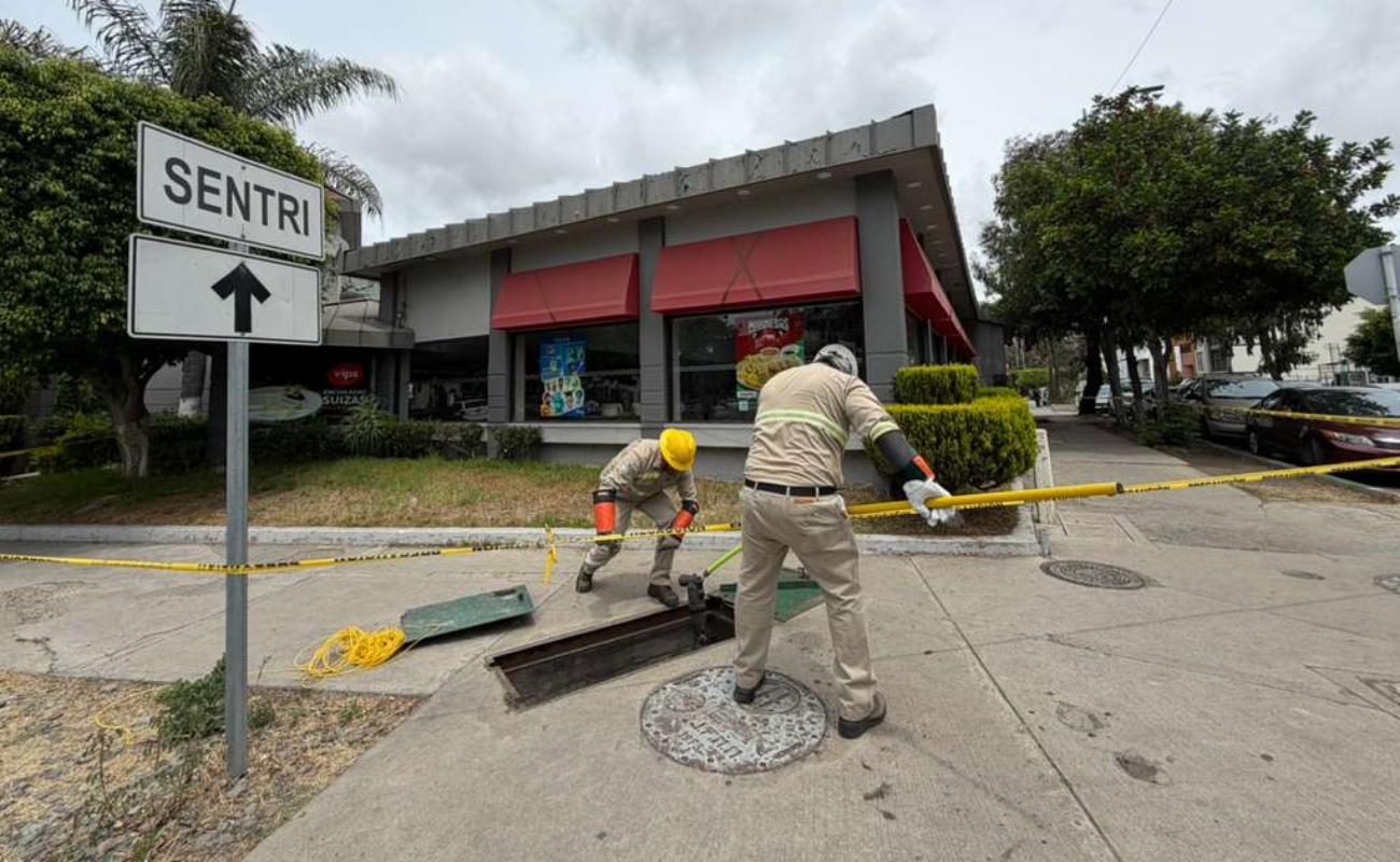 Como consecuencia del siniestro y de los trabajos realizados, algunos comercios de la zona se quedaron temporalmente sin suministro eléctrico.
