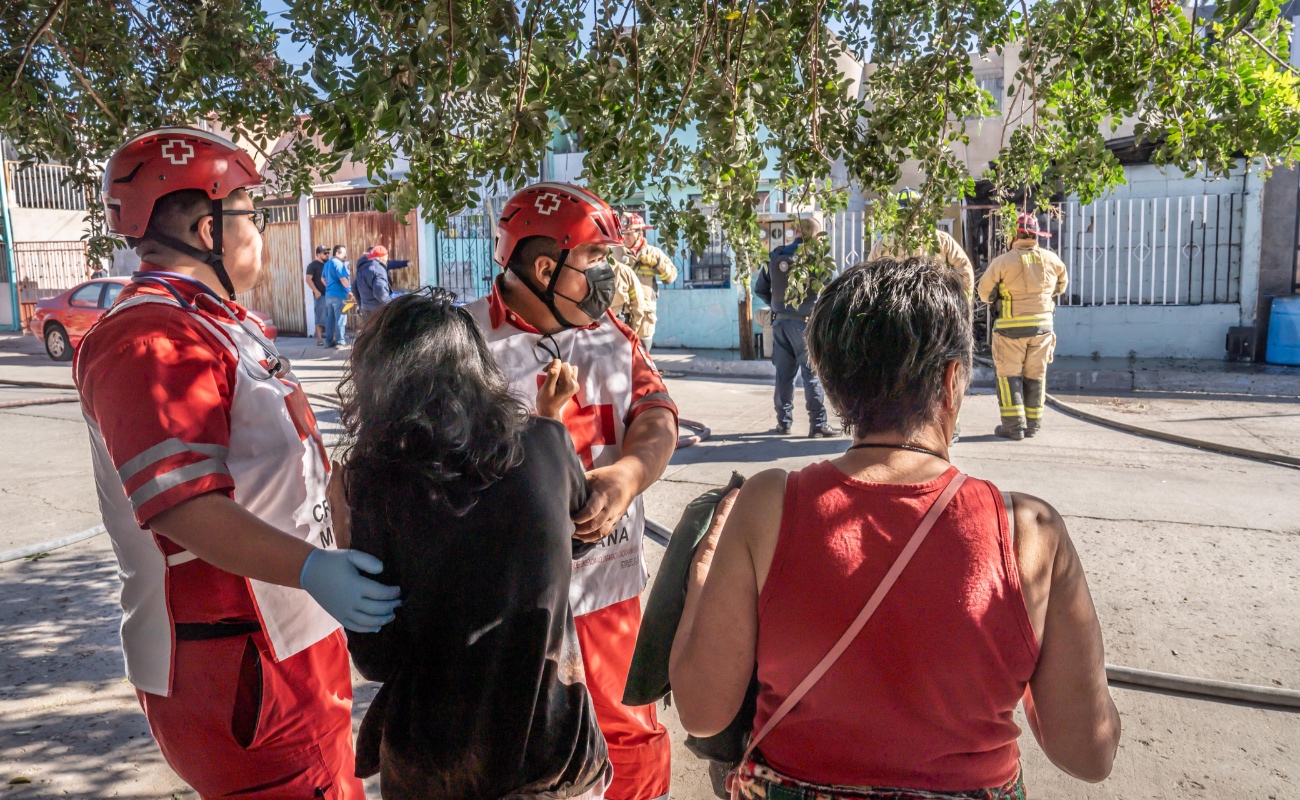Los bomberos lograron controlar y sofocar el fuego, evitando que se propagara a viviendas aledañas.