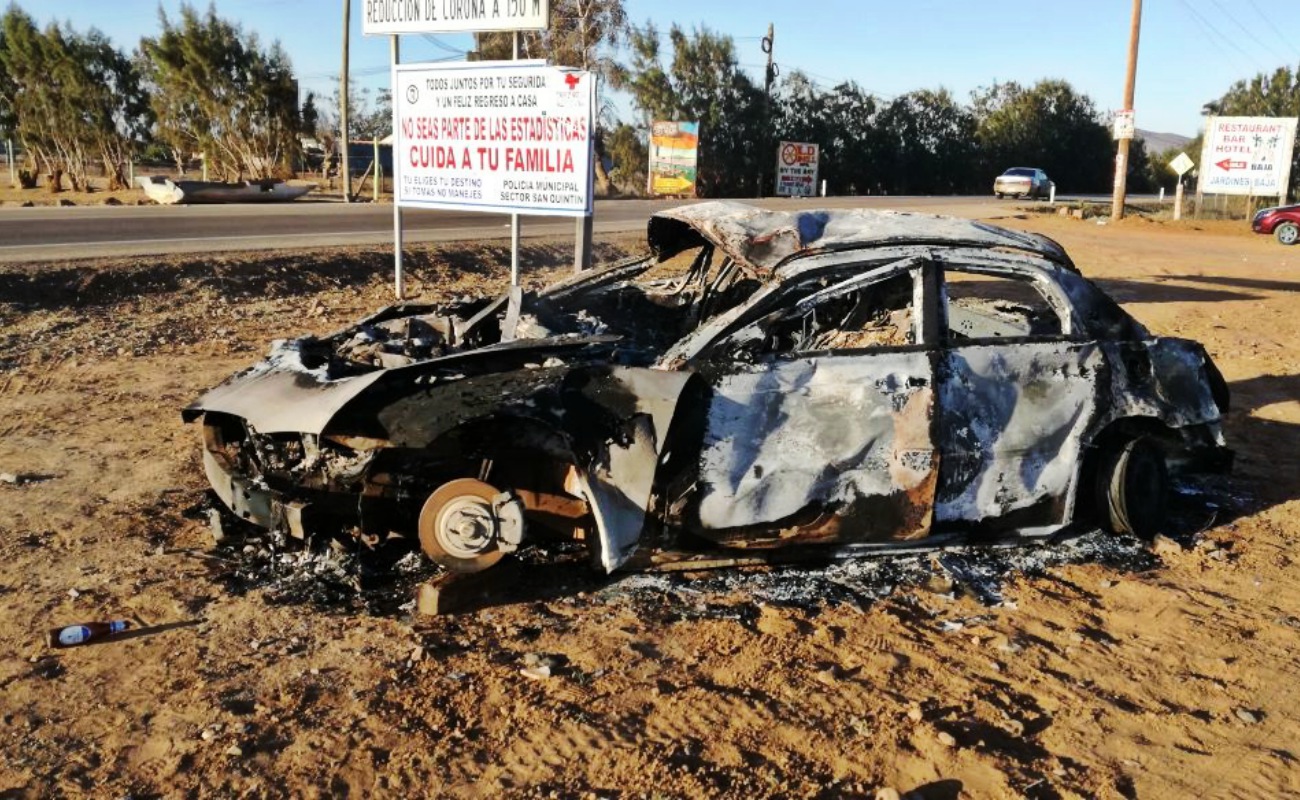 El llamado "monumento a la imprudencia" fue montado a un costado de la vialidad que conducen al Molino Viejo .