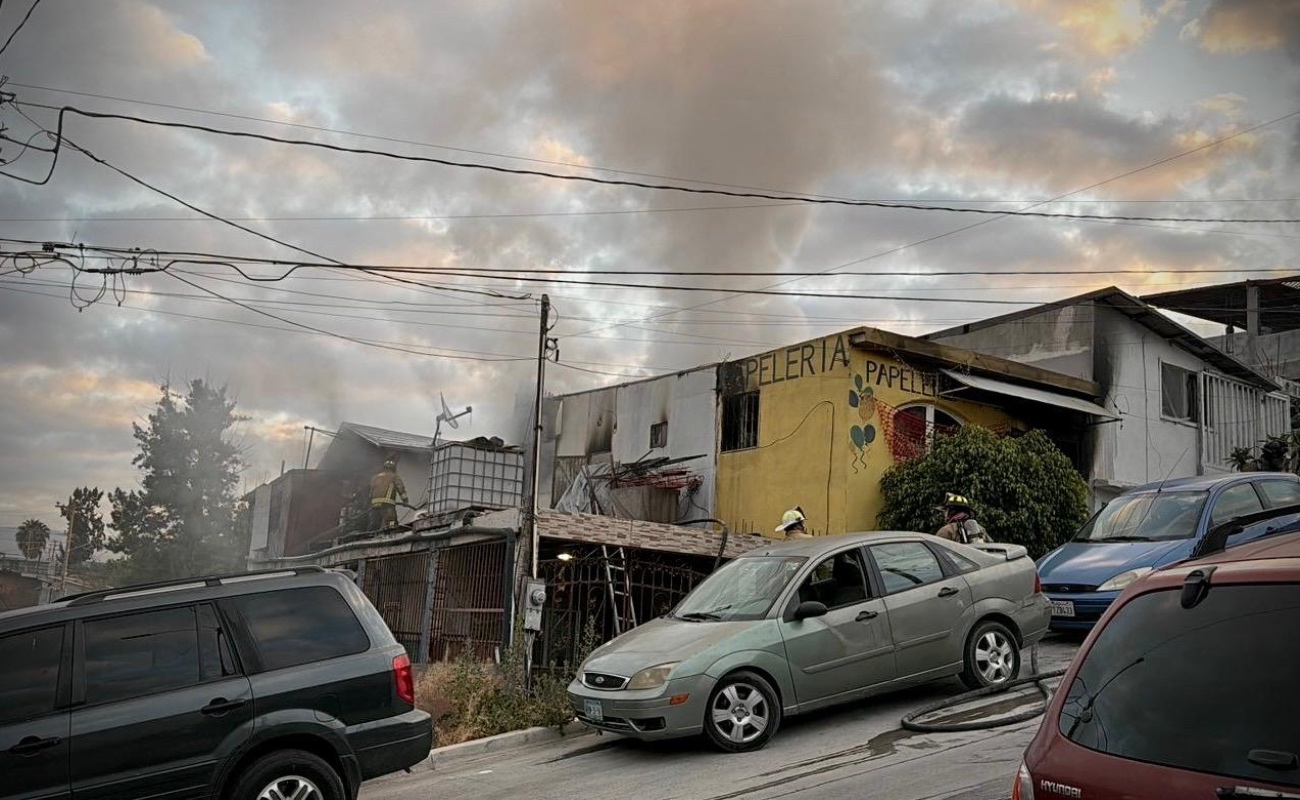 Tras la intervención, Bomberos lograron controlarlo en poco tiempo y evitar su propagación a inmuebles aledaños.