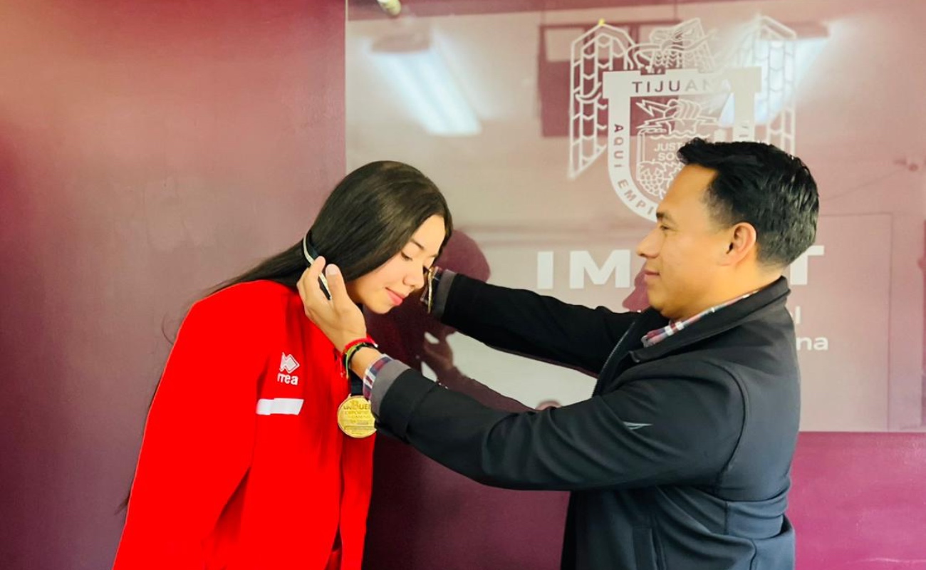 Se reconoció el desempeño deportivo y el talento de la voleibolista tijuanense Adriana Jahzel Hernández González.