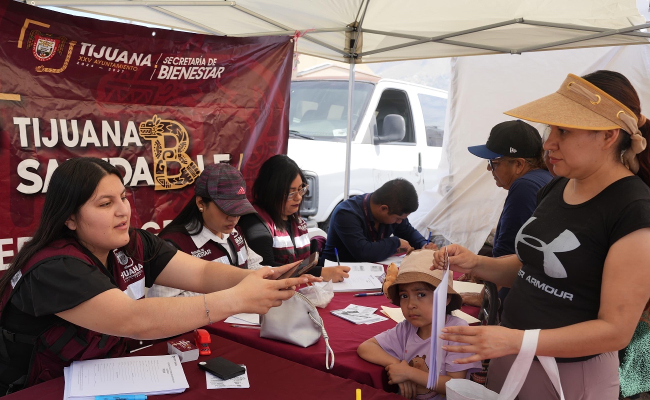 Atiende Gobierno Municipal a comunidad de Villas de Baja California con Jornada del Pueblo