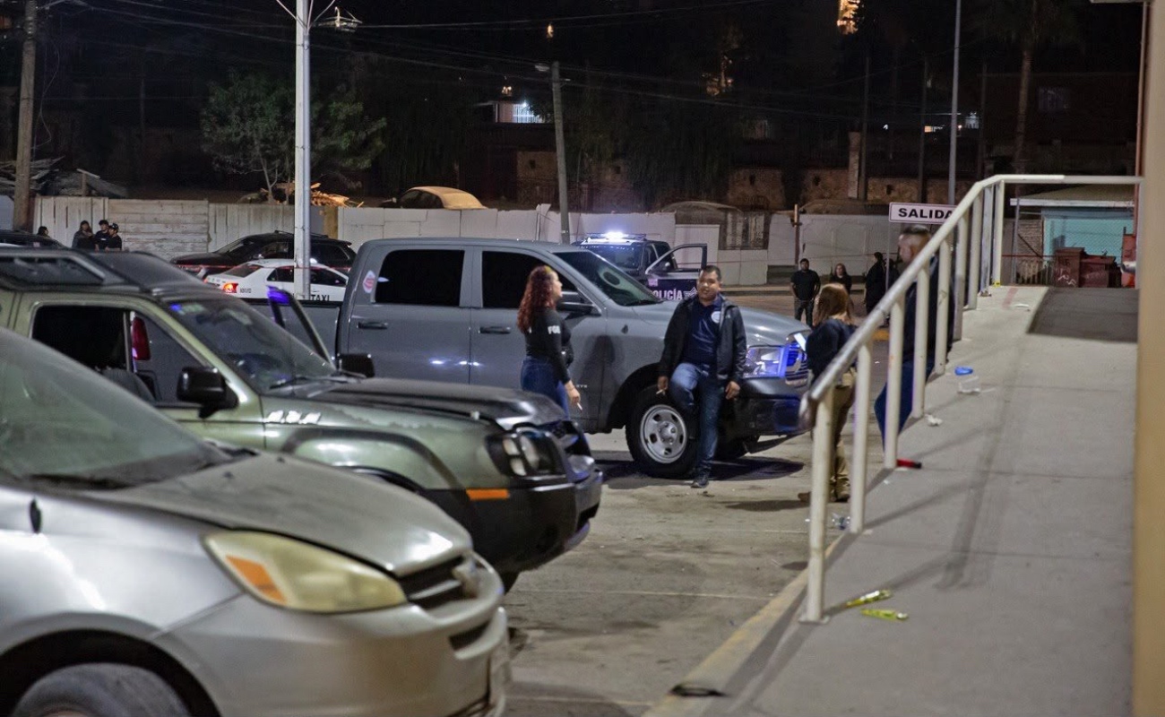 Ejecutan a hombre dentro de una camioneta en La Gloria