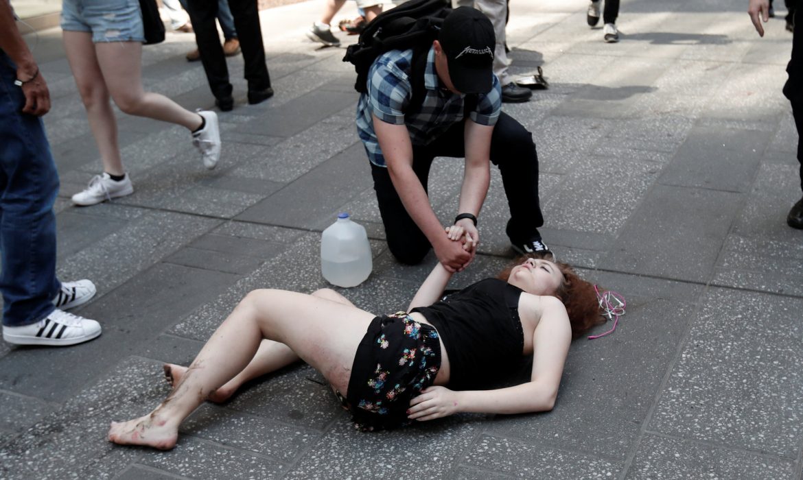 Deja accidente en Times Square un muerto y 19 heridos