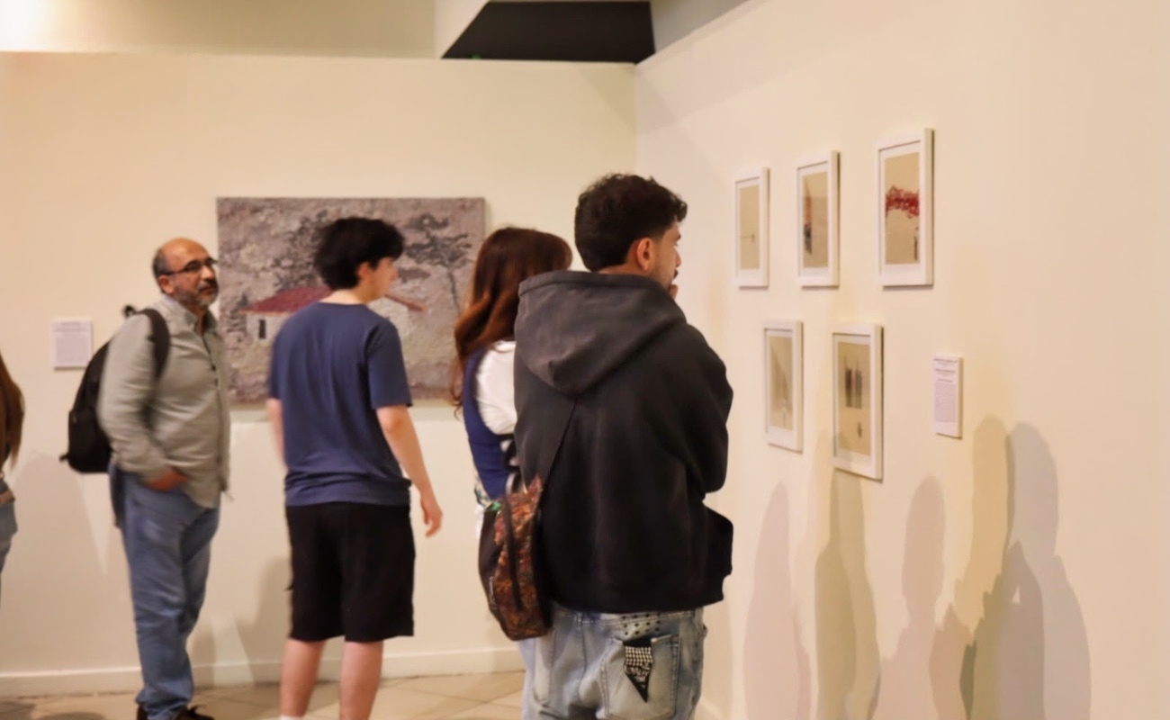 Las nuevas exposiciones reúnen arte contemporáneo, memoria y expresión cultural.