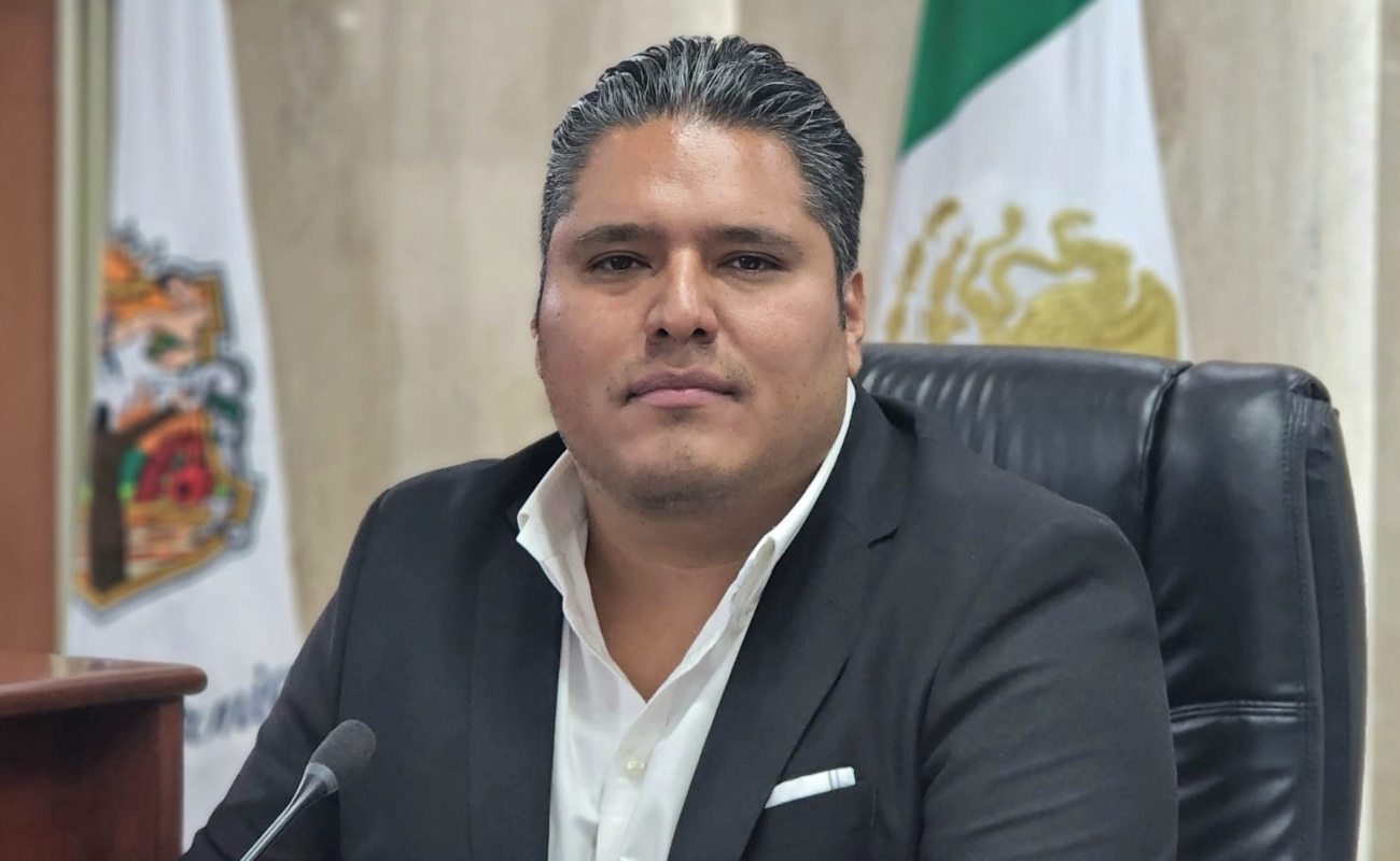 Suplente Bryan Castillo asumiendo la representación popular del Distrito VII.