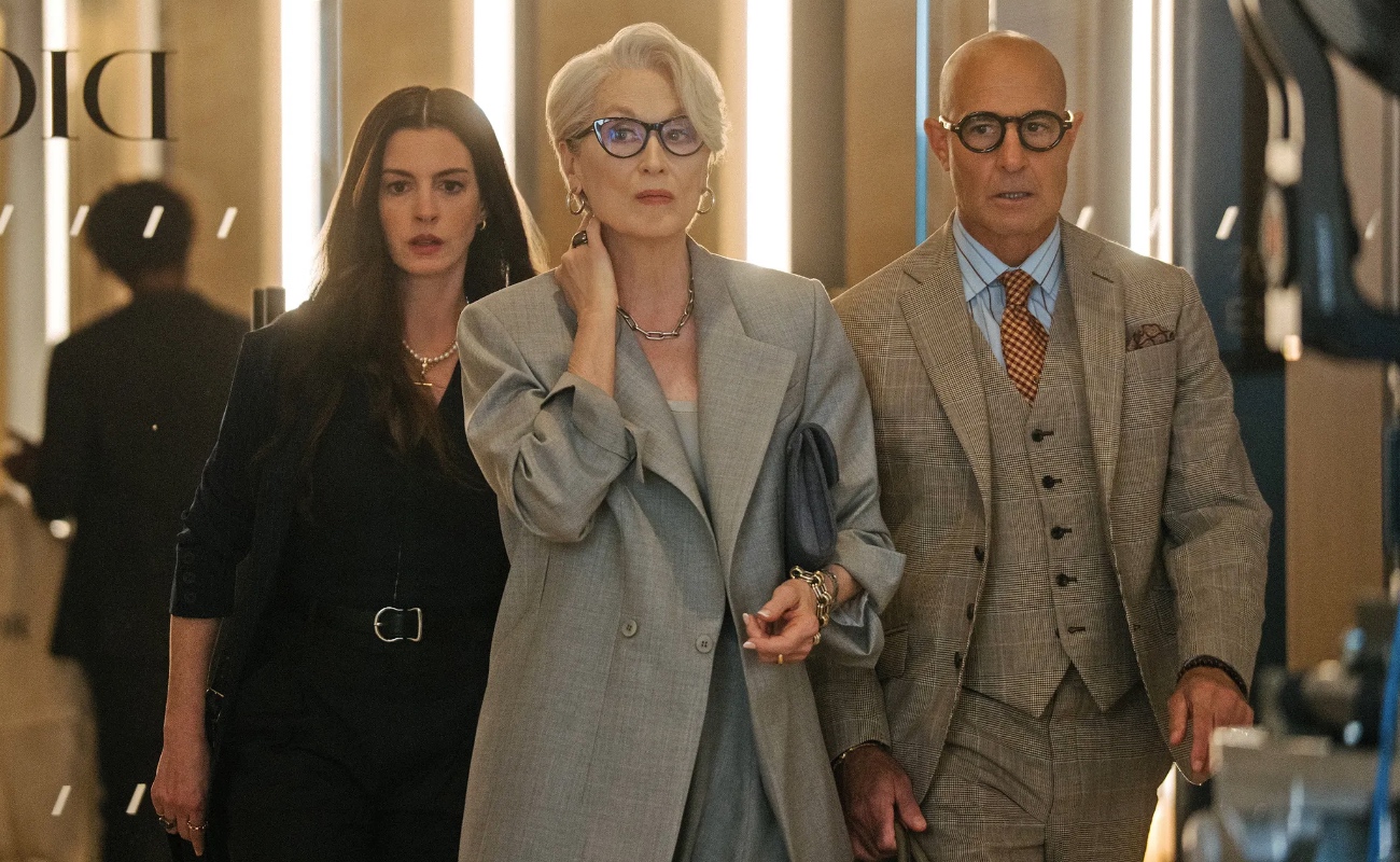 Escena de El diablo viste a la moda 2, la esperada secuela que domina la taquilla global en su primer fin de semana.