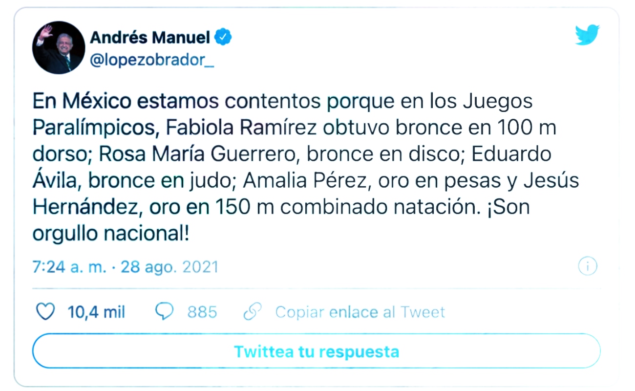 Felicitó a cada uno de los deportistas.