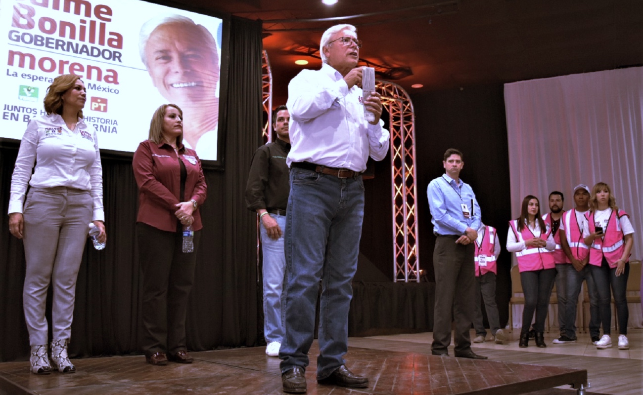 Jaime Bonilla Valdez resaltó que las mujeres están bien representadas en estas elecciones, lo acompañó Zulema Adams, candidata a la alcaldía de Tecate.