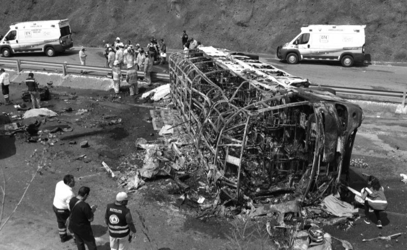 Subió a 22 la cifra de muertos por el accidente carretero en Cumbres de Maltrata.