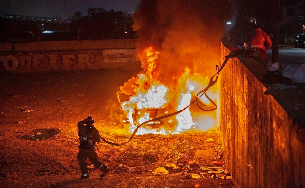 Incendian camioneta en el Cañón Johnson