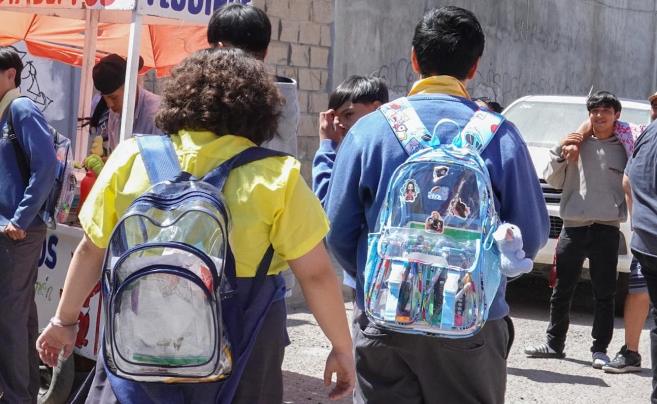 Implementan uso de mochilas transparentes y restringen uso de celulares en Secundaria de Villa Fontana
