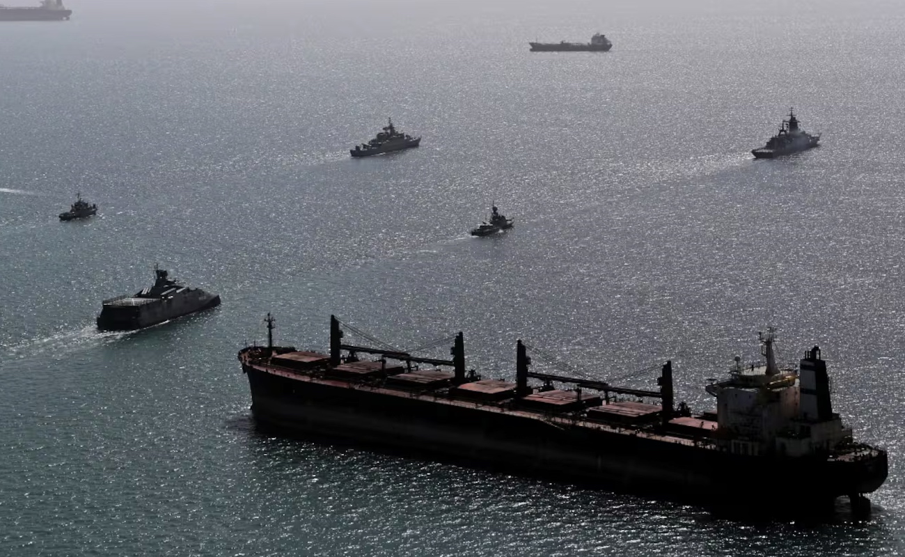 El tránsito de buques petroleros en el Estrecho de Ormuz, punto clave para el suministro energético global, se ha visto afectado por la escalada del conflicto en Medio Oriente.