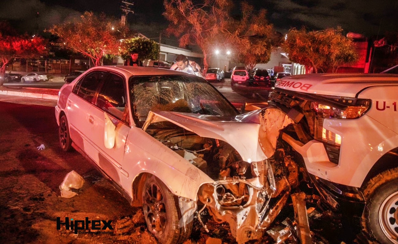 Choque frontal entre auto y unidad de Bomberos deja un lesionado en la Ruta Hidalgo