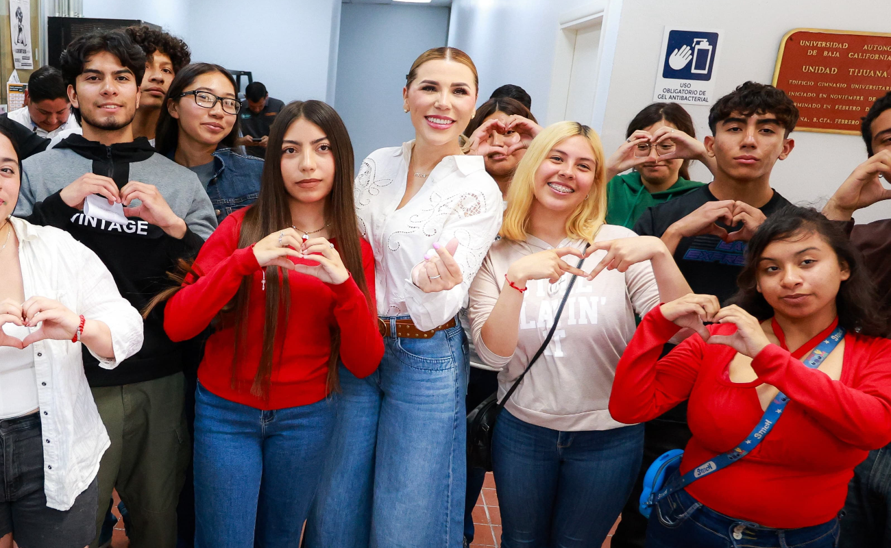 Fortalece Gobierno de BC el transporte escolar gratuito COMUNDER para estudiantes