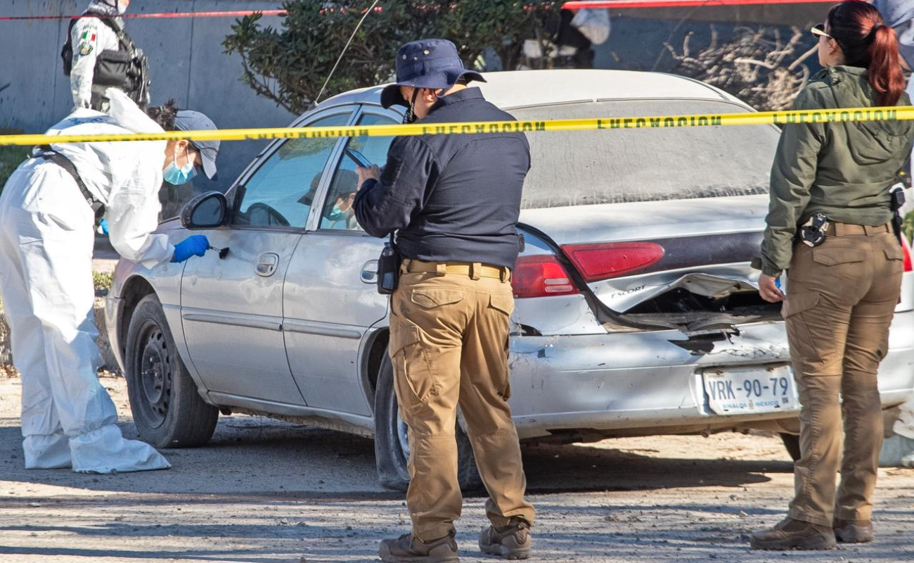 Localizan cuerpo en la cajuela de un vehículo afuera de Plaza Oasis