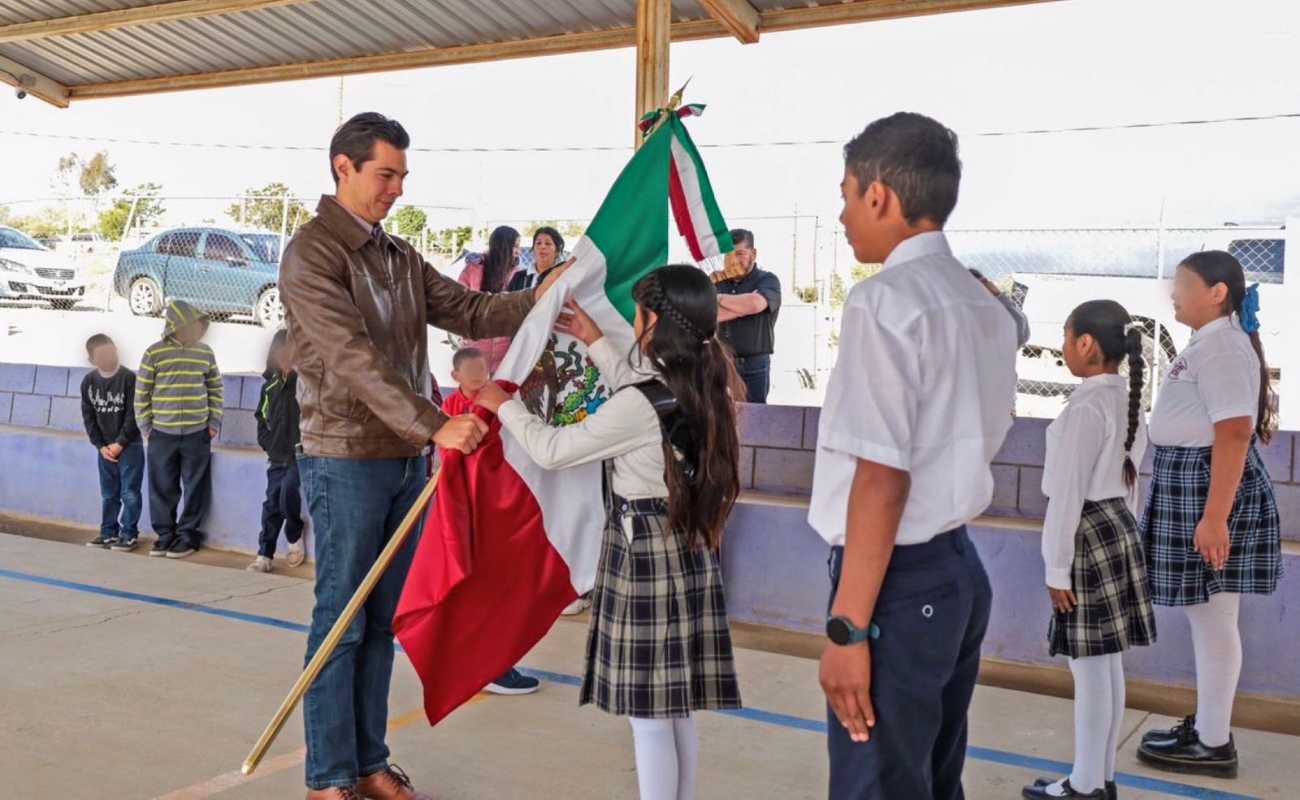 Estas acciones buscan fortalecer valores cívicos y mejorar las condiciones educativas de los 18 estudiantes.
