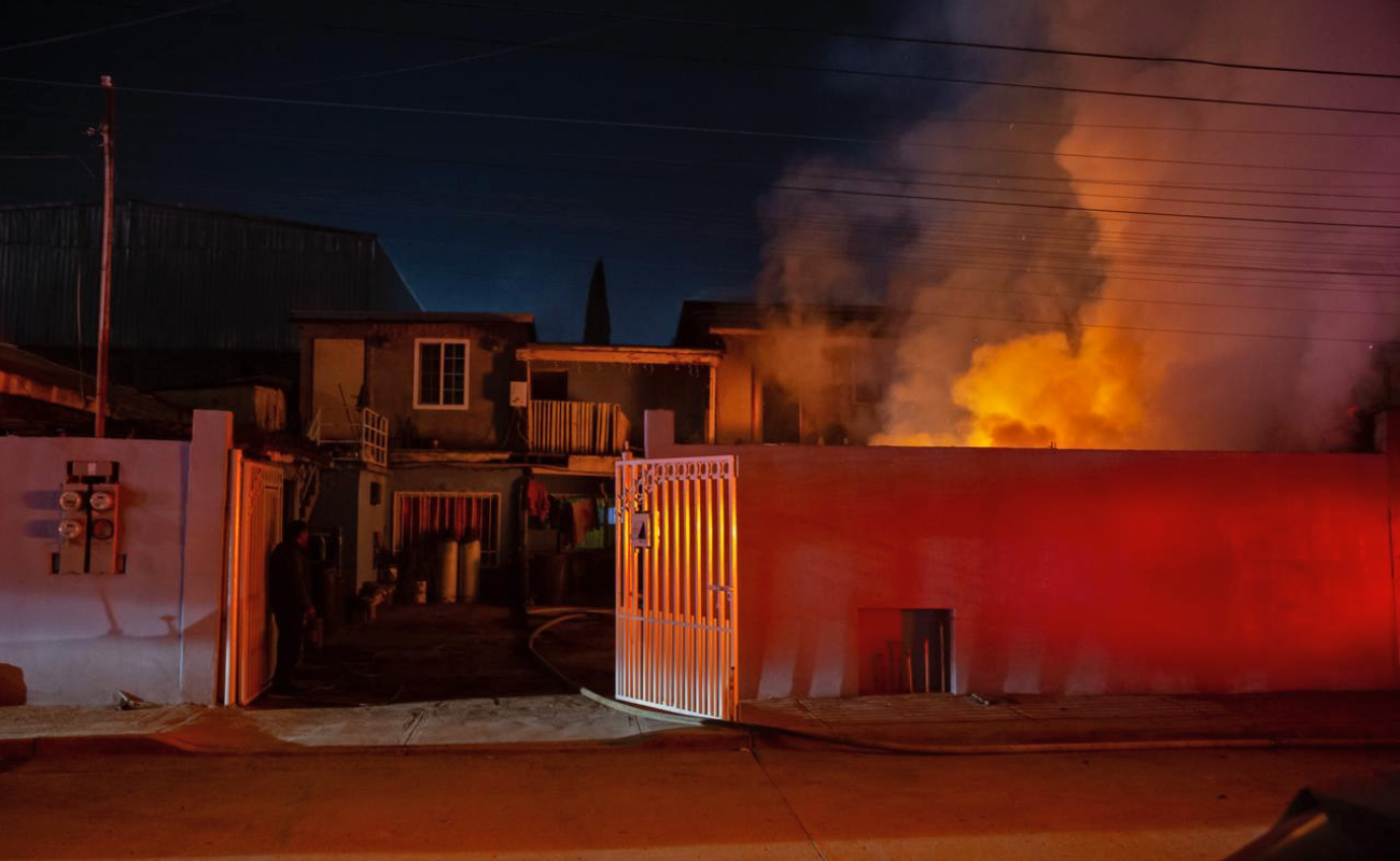Se incendia casa en la colonia Guadalupe Victoria
