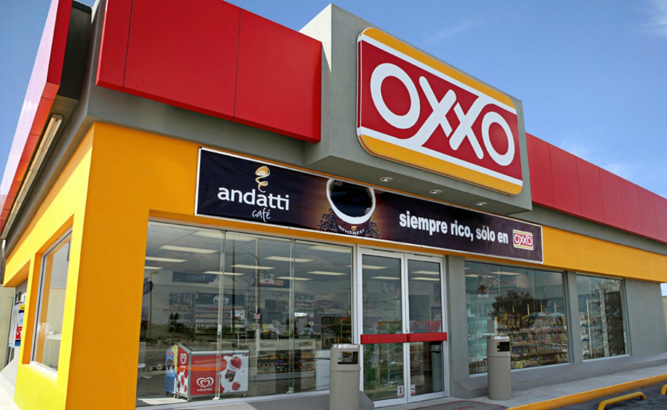 El negocio de Femsa, con el lema “Come más por menos”, ofrece opciones como los hot dogs Vikingo, sandwiches, pizzas, tacos e incluso tamales.