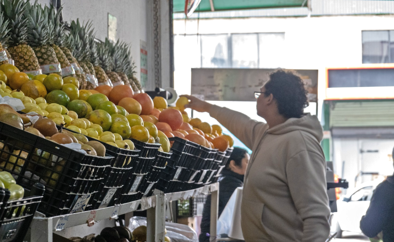 Los comerciantes confían en que, una vez que pase la temporada de frío, algunos productos regresen a precios más accesibles.